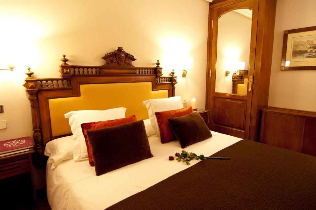 Hotel Restaurante Casa Zanito Olite Zimmer foto
